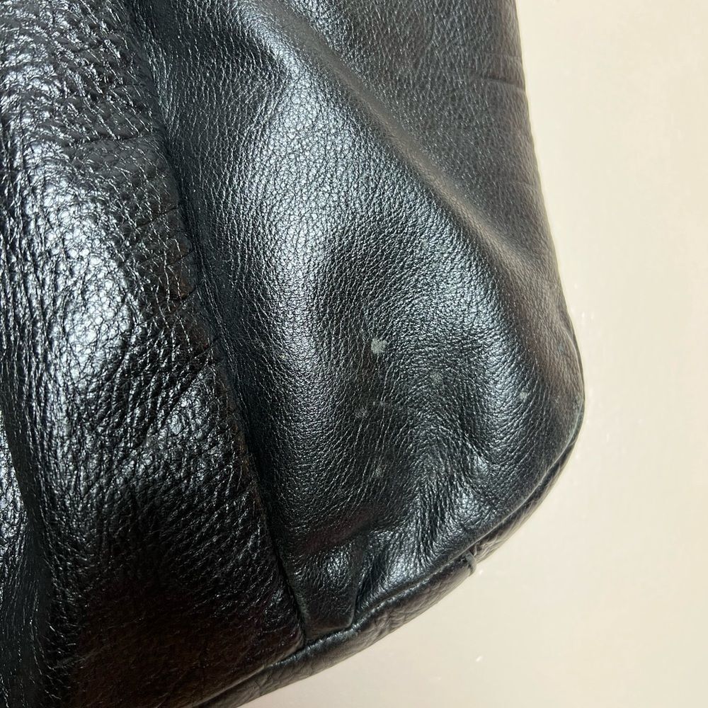 CLEAROUT! Black Tahari Leather Bucket Bag GUC - Picture 5 of 9